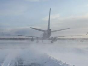 В аэропорту космодрома Восточный впервые приземлился самолет Кто был на борту