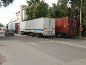 Благовещенцам больше не придется жаловаться на большегрузы для машин оборудовали парковку в районе порта