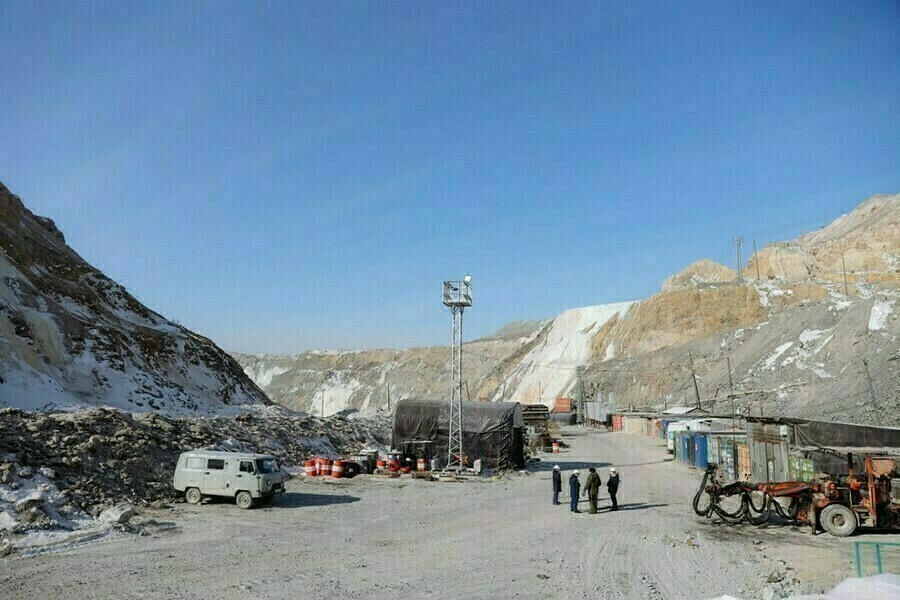 Двух фигурантов уголовного дела о гибели горняков на руднике Пионер оставили под стражей
