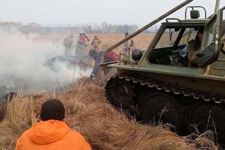 Несмотря на минус 20 и снег в заповеднике Амурской области разгорелся пожар