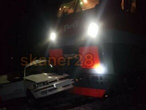 В Приамурье на жд переезде машина столкнулась с локомотивом Один человек погиб фото