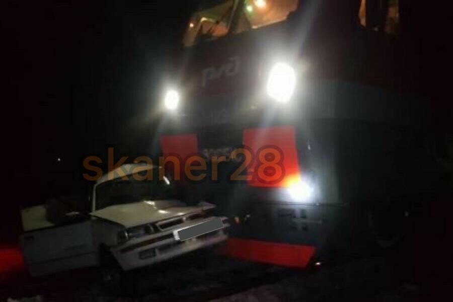 В Приамурье на жд переезде машина столкнулась с локомотивом Один человек погиб фото