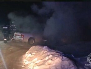 Ночью в Благовещенске загорелись два автомобиля видео 