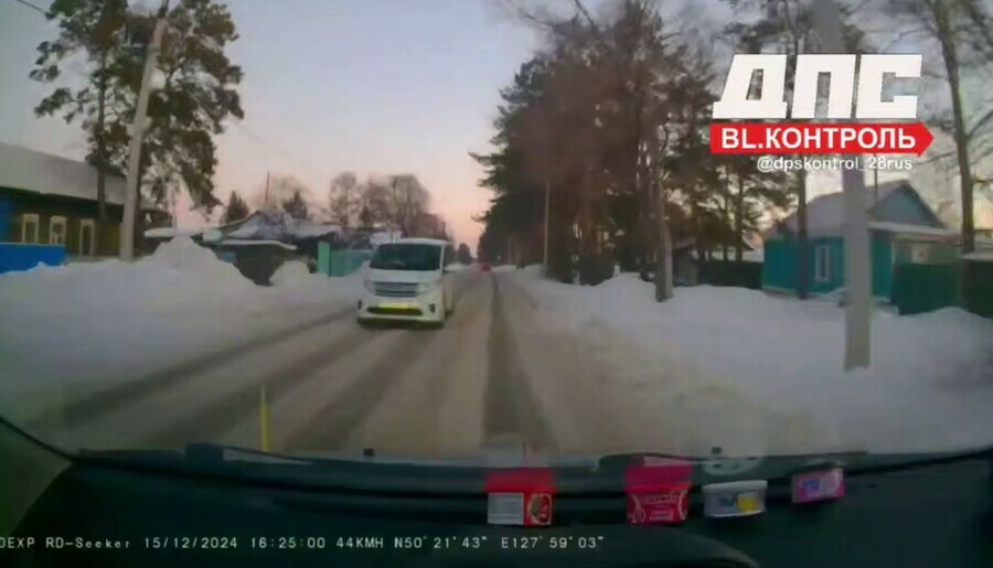 В Амурской области изза не очищенной от снега дороги чуть не произошло лобовое ДТП