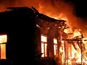 Сгоревший дом в Зейском районе оказался жильем учительницы Начат сбор помощи