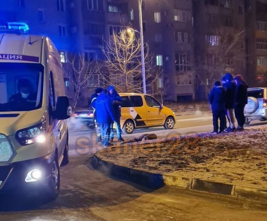 В Благовещенске на улице Театральной насмерть сбили мужчину