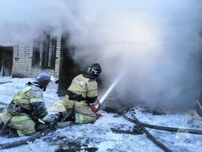 В Амурской области случился крупный пожар в локомотивном депо Чудом не загорелся склад масла