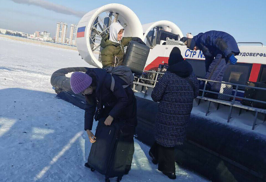 В соцсетях Китая назвали дату когда пассажиров повезут по понтонному мосту из Хэйхэ в Благовещенск