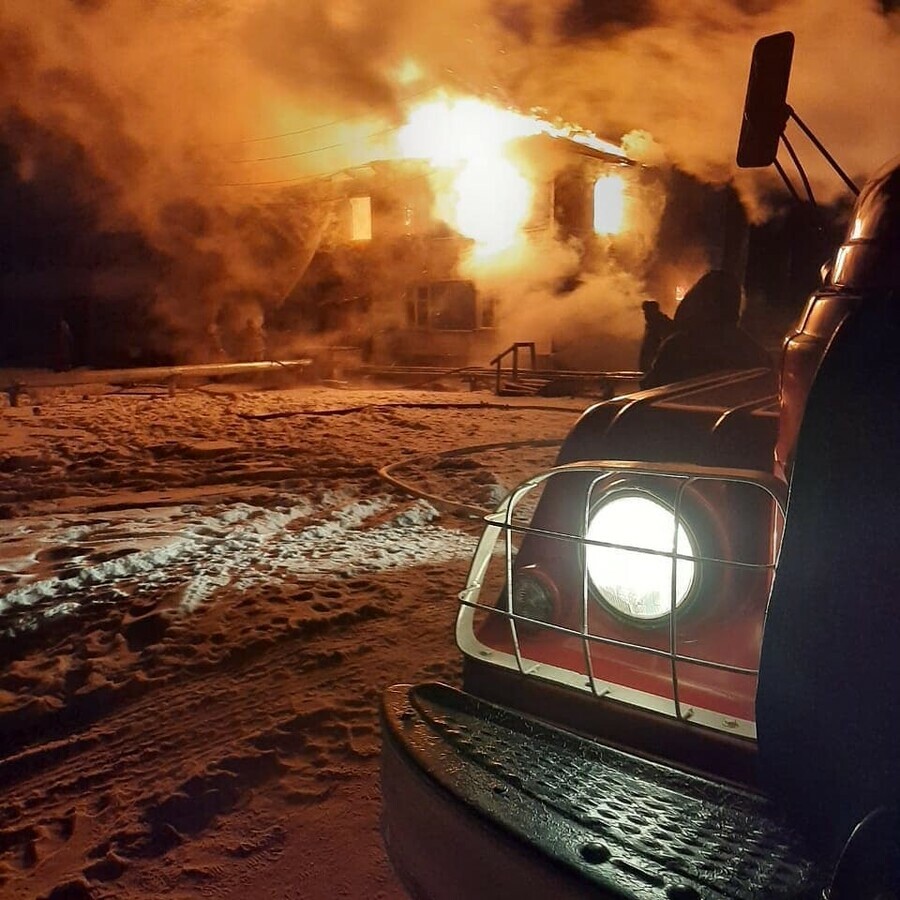 Подробности страшного пожара в Тыгде где сгорел многоквартирный дом и погиб человек