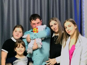 В Белогорске появился еще один первый ребенок 2025 года которому положен знак Рожденному в Приамурье