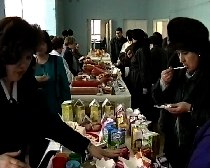 Сделано в Приамурье четверть века назад Выставка амурских продуктов  1998 видео