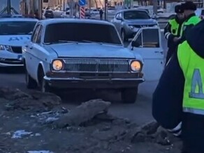 Интересную машину остановили сотрудники ГАИ в Благовещенске На место прибыли несколько экипажей 