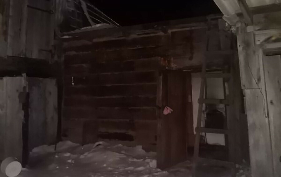 Баня загорелась вечером в селе Лозовое Амурской области