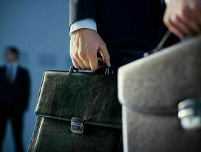 Чиновников предлагают не пускать за границу пять лет после увольнения