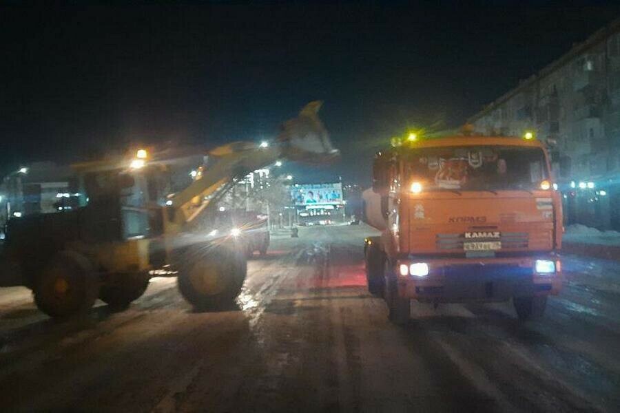 В Благовещенске убирают улицы от снега и наледи Где запланированы работы 