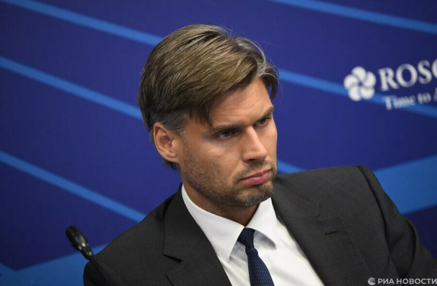 Глава Роскосмоса ответил приятно ли ему что россиянки назвали его самым красивым чиновником