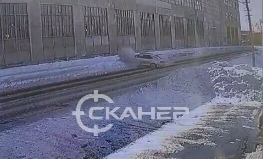 Занос занос еще занос жители Новобурейского показали участок дороги где одна за другой разбиваются машины видео