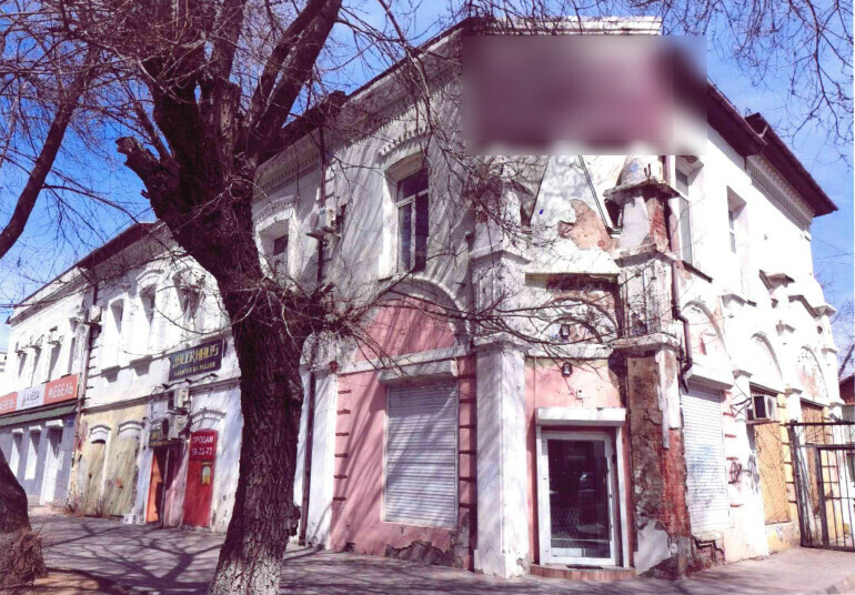 15 и 35 миллионов в Благовещенске продают с молотка помещения в особняке которому больше 100 лет фото