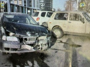 Мама с 3летним ребенком вызвала такси и попала в жесткое ДТП в Благовещенске 