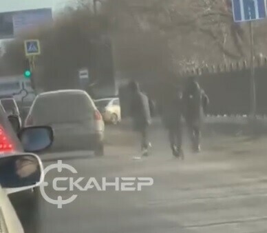 Юные самокатчики опасно катались в микрорайоне Благовещенска видео
