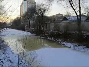Жительница Благовещенска нашла место слива отходов в реку Бурхановку