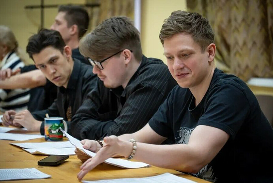 Любовь и боль достоинство и надежда Амурский драматический ставит новый спектакль 