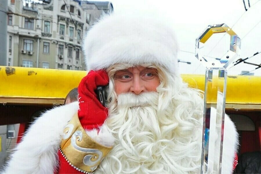 Амурчане все еще могут позвонить Деду Морозу