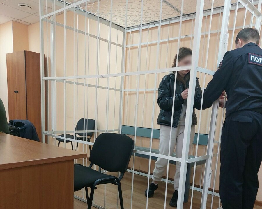 Благовещенский суд заключил под стражу женщину истязавшую своих детей и снимавшую это на камеру