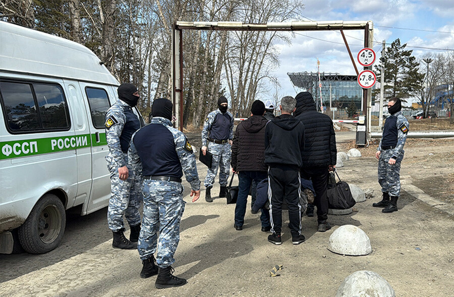 Пятерых иностранцев выдворили из Амурской области