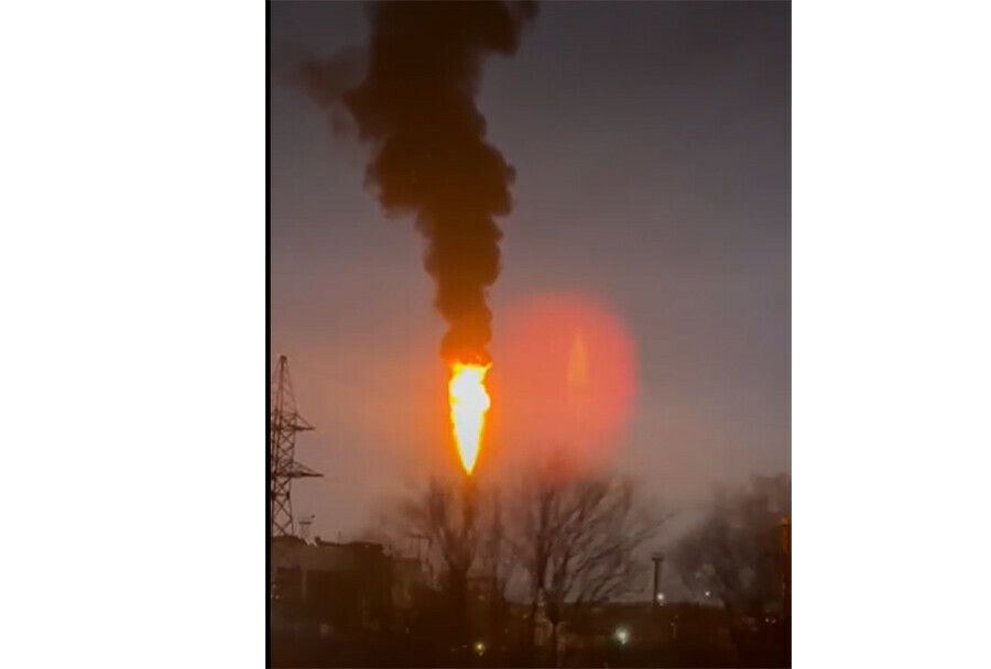 ЧП на Дальнем Востоке в КомсомольскенаАмуре горит нефтеперерабатывающий завод видео