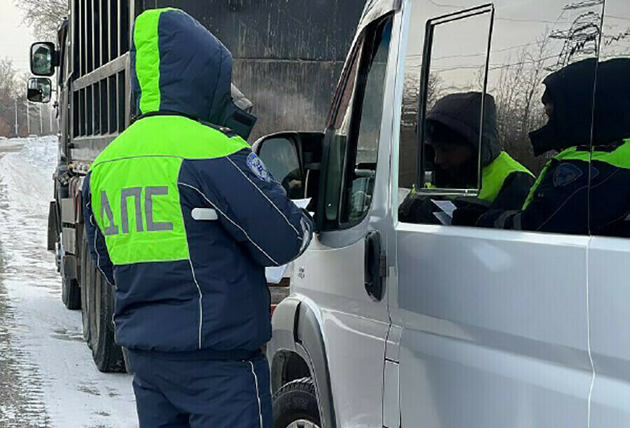 На дорогах Амурской области проверяют автомобилистов