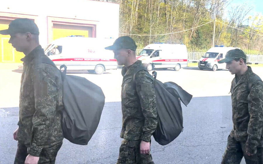 В Россию вернулись 246 военнопленных и 15 тяжелораненых бойцов