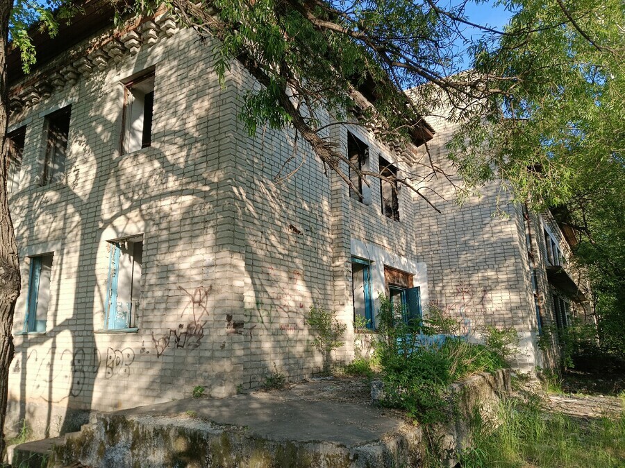 В Благовещенске выставили на продажу здание торгового центра