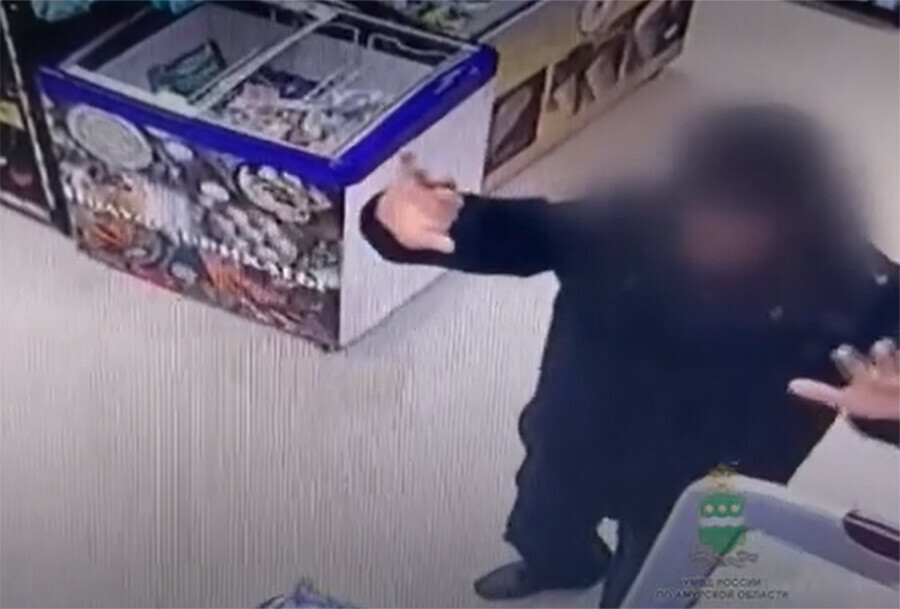 В Благовещенске совершено разбойное нападение на магазин видео
