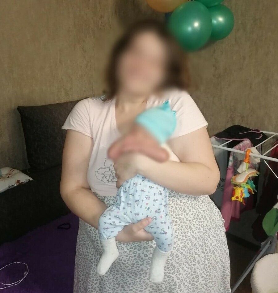 Молодая мама из Благовещенска попросила помочь с питанием для ребенка