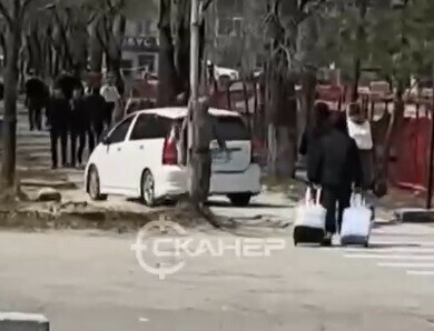 Тротуары для машин хамское поведение автомобилиста выложили в соцсетях Благовещенска видео