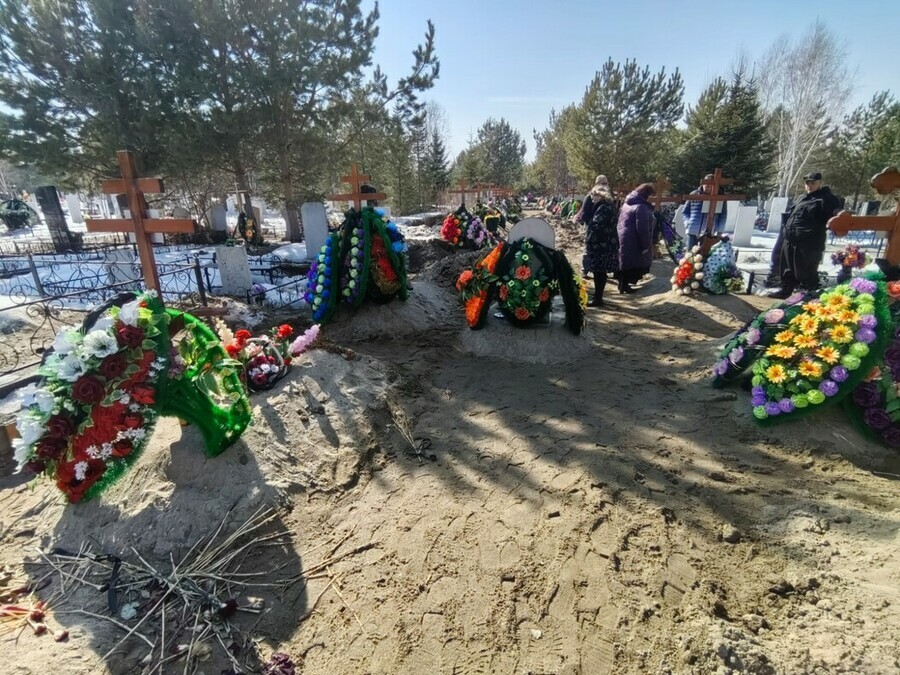 В Амурской области выявили около 100 нарушений в сфере похоронного дела