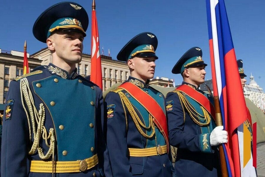 Амурчанин прошел в военном параде в столице Черноземья в честь 80летия Победы