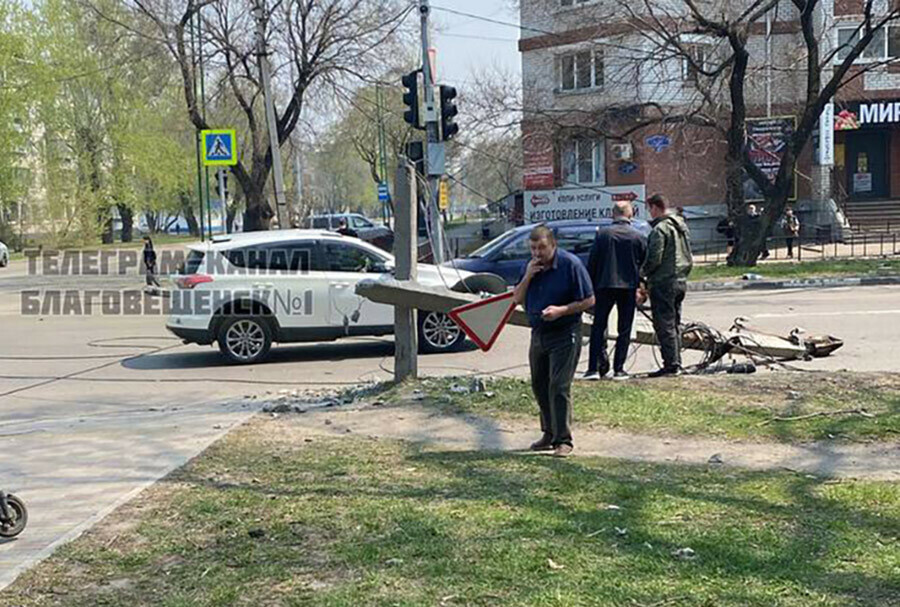Виновник ДТП повредивший опору на улице Лазо подсчитывает убытки