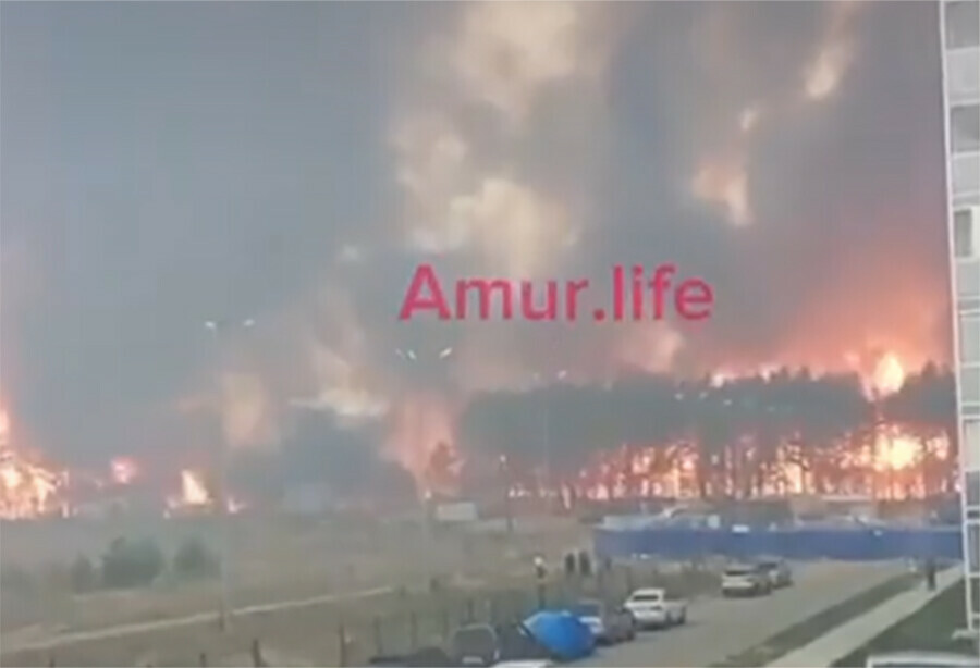 Прокуратура космодрома Восточный проводит проверку в связи с мощным пожаром около Циолковского