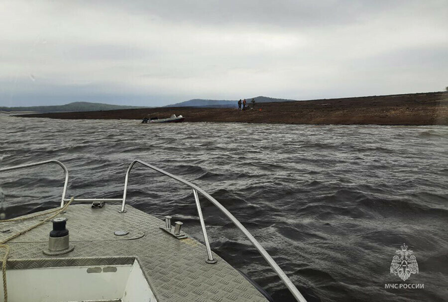 На Бурейском водохранилище в Амурской области потерялись рыбаки