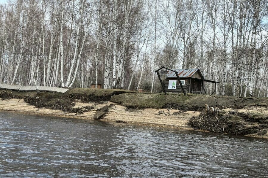 Ранний ледоход повредил строения на севере Приамурья фото видео 