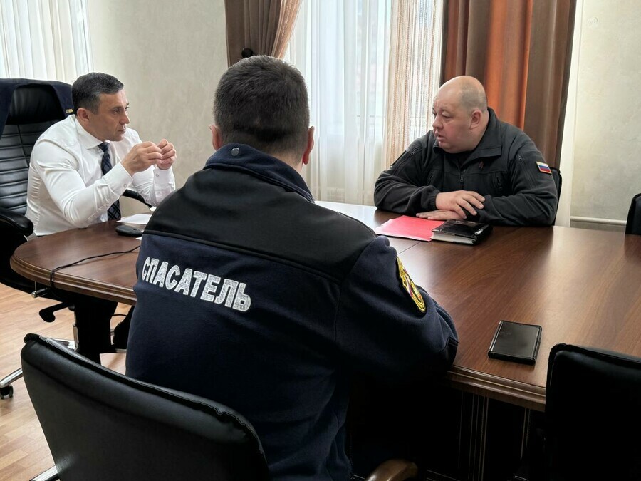 В Благовещенске огородили забором популярное место купания где часто тонут люди