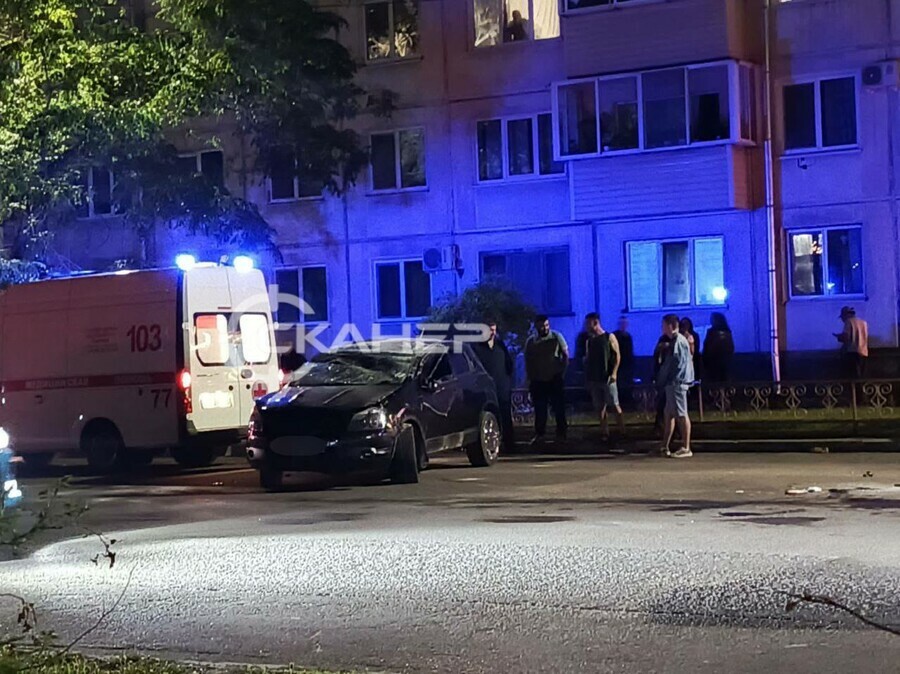 Выехал на красный очевидцы рассказали о ДТП с переворотом в Благовещенске фото