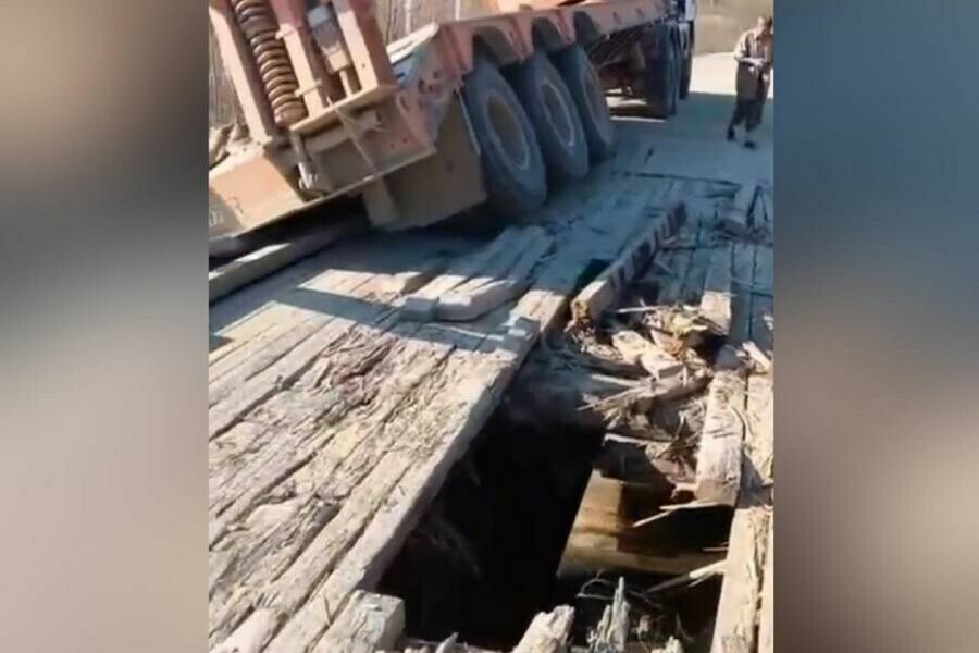 На севере Приамурья пострадал очередной деревянный мост 