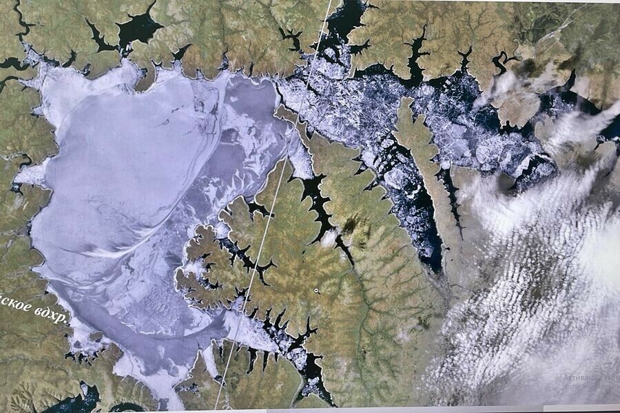 Несмотря на рекордную жару в Приамурье до сих пор не растаяло крупное водохранилище Дальнего Востока фото