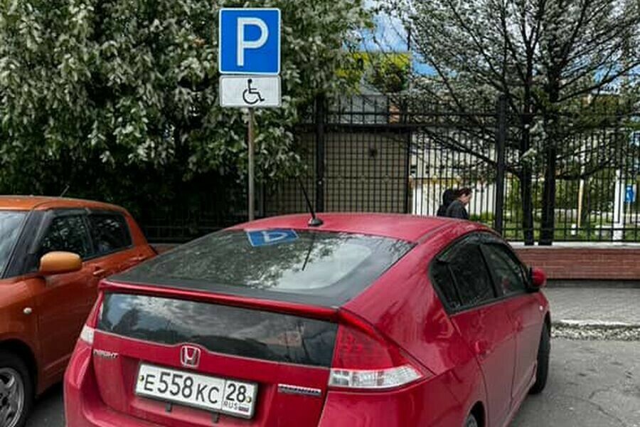 Совести у людей нет на массово нарушающих ПДД водителей пожаловались в Благовещенске фото 