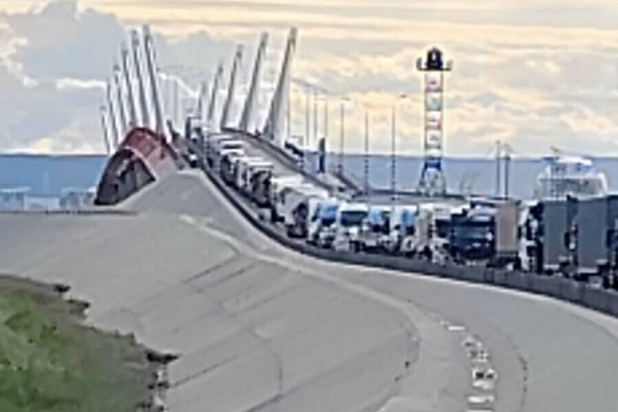 На международном мосту между Благовещенском и Хэйхэ водители снова сообщают об очередях фото