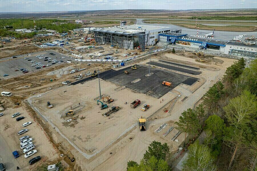 Все психуют ругаются благовещенцы говорят о хаосе на парковке в аэропорту Благовещенска 