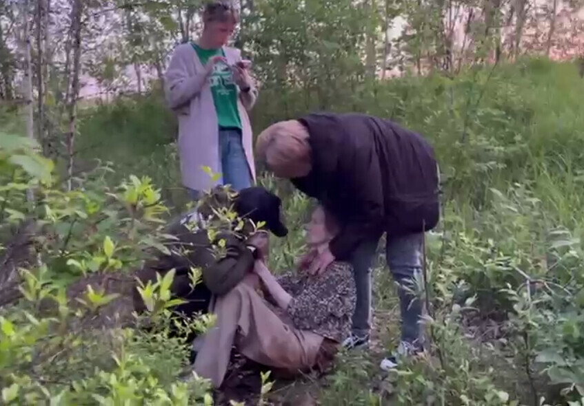 Добровольцы ПСО Амур спасли женщину которая едва не замерзла ночью в лесу видео